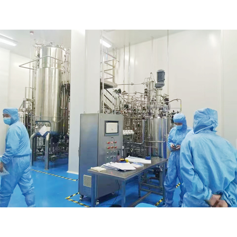 What significant effect do the energy-saving characteristics of industrial microbial fermentation tanks have on reducing energy consumption in large-scale production?